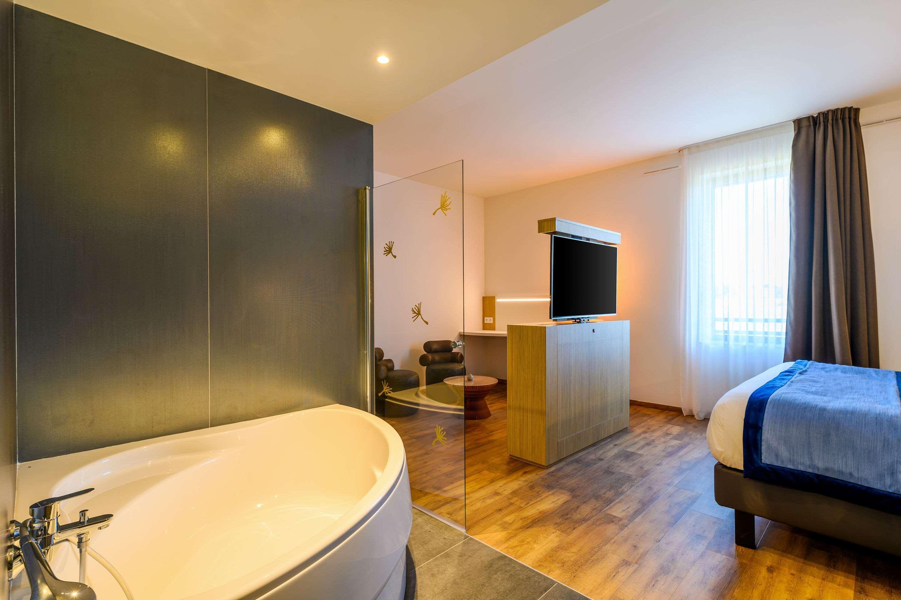 Kyriad Prestige Amiens Poulainville - Hotel And Spa Εξωτερικό φωτογραφία