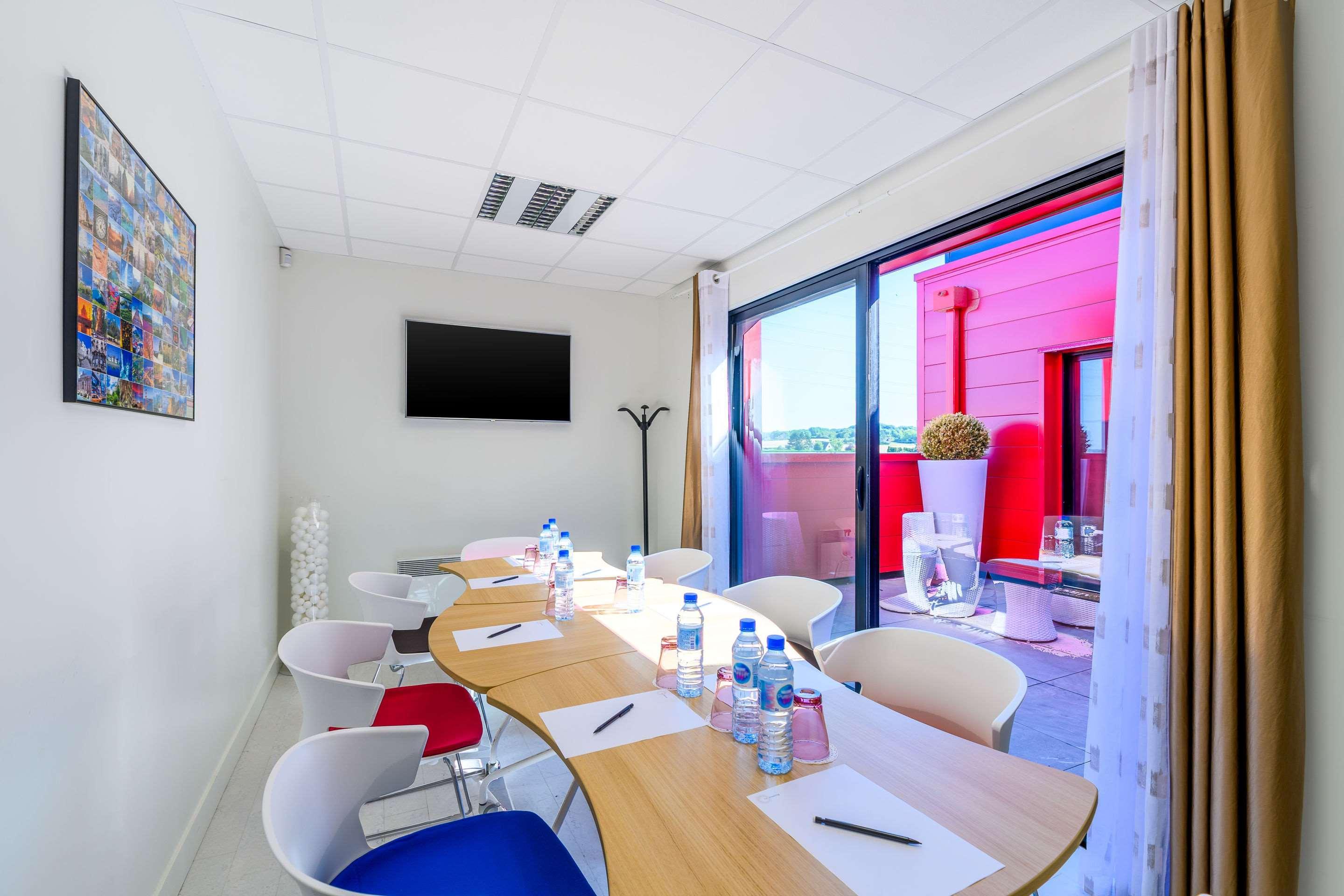 Kyriad Prestige Amiens Poulainville - Hotel And Spa Εξωτερικό φωτογραφία