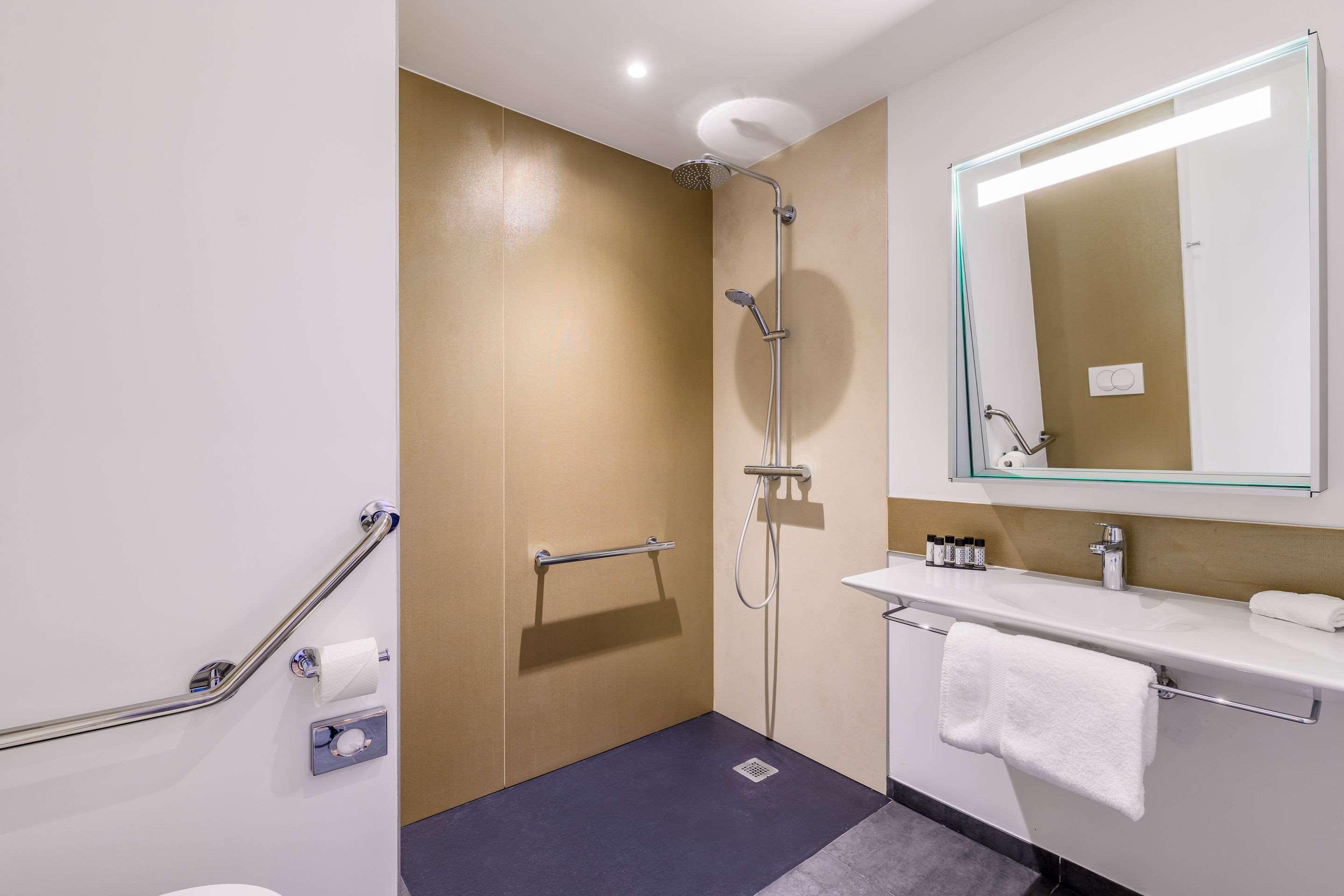 Kyriad Prestige Amiens Poulainville - Hotel And Spa Εξωτερικό φωτογραφία