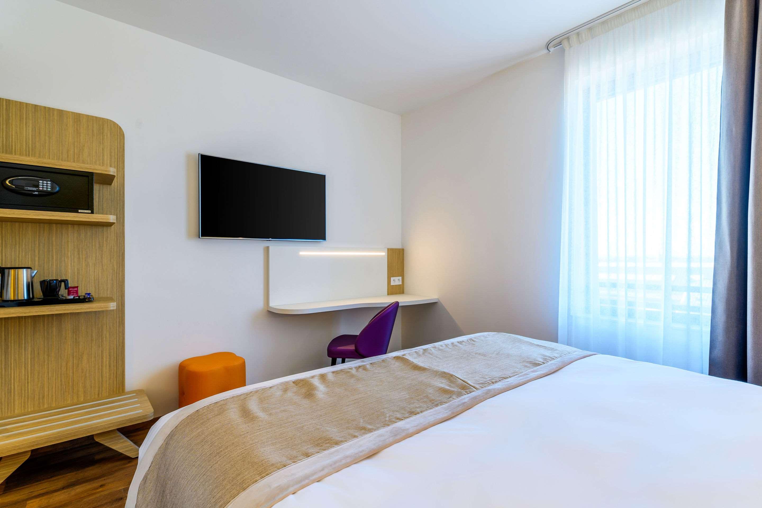 Kyriad Prestige Amiens Poulainville - Hotel And Spa Εξωτερικό φωτογραφία