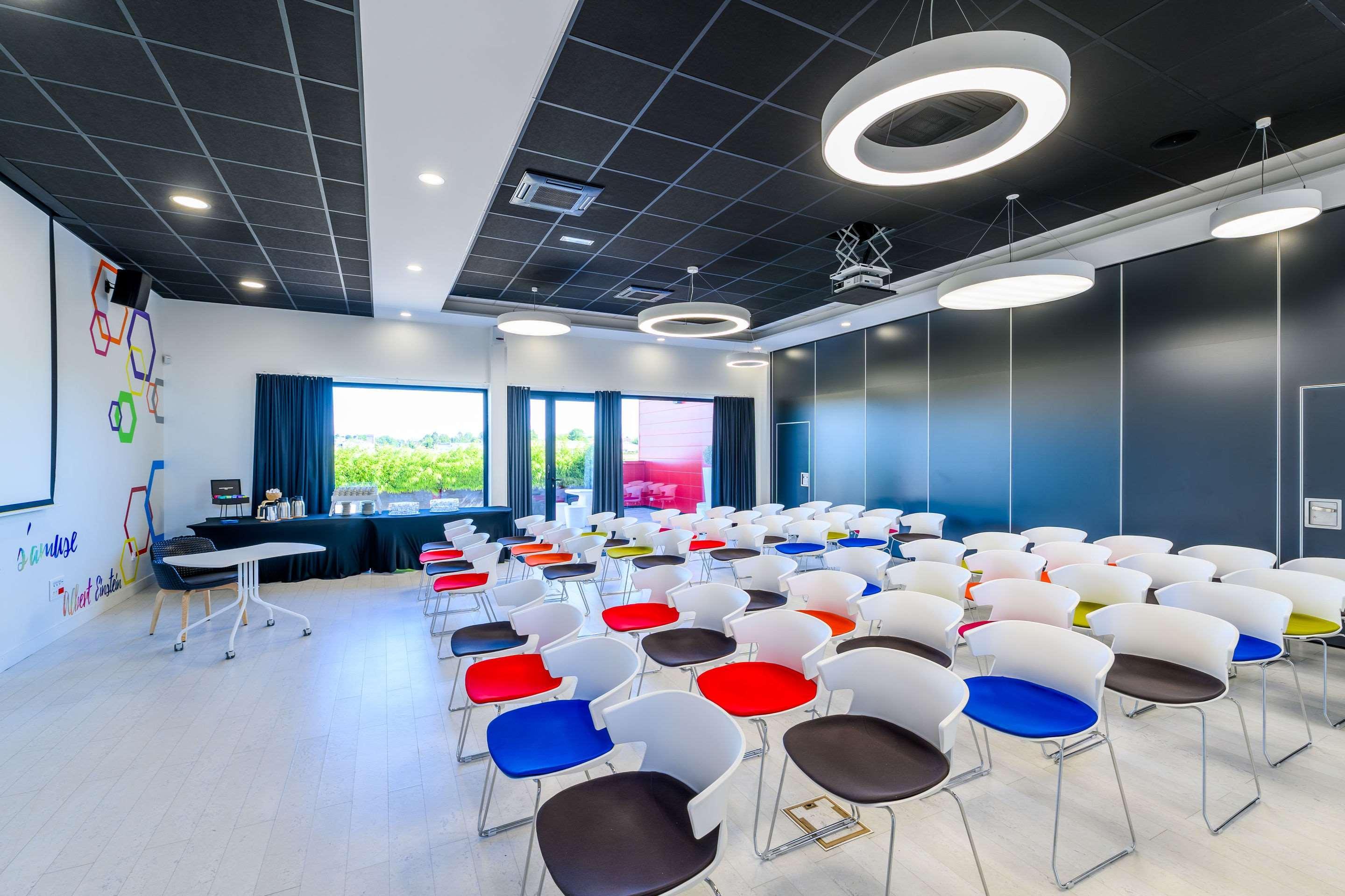 Kyriad Prestige Amiens Poulainville - Hotel And Spa Εξωτερικό φωτογραφία